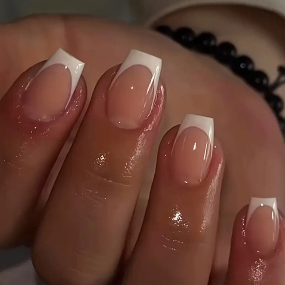 24 Pieces Fake Press On Nails - Picture 1 of 5